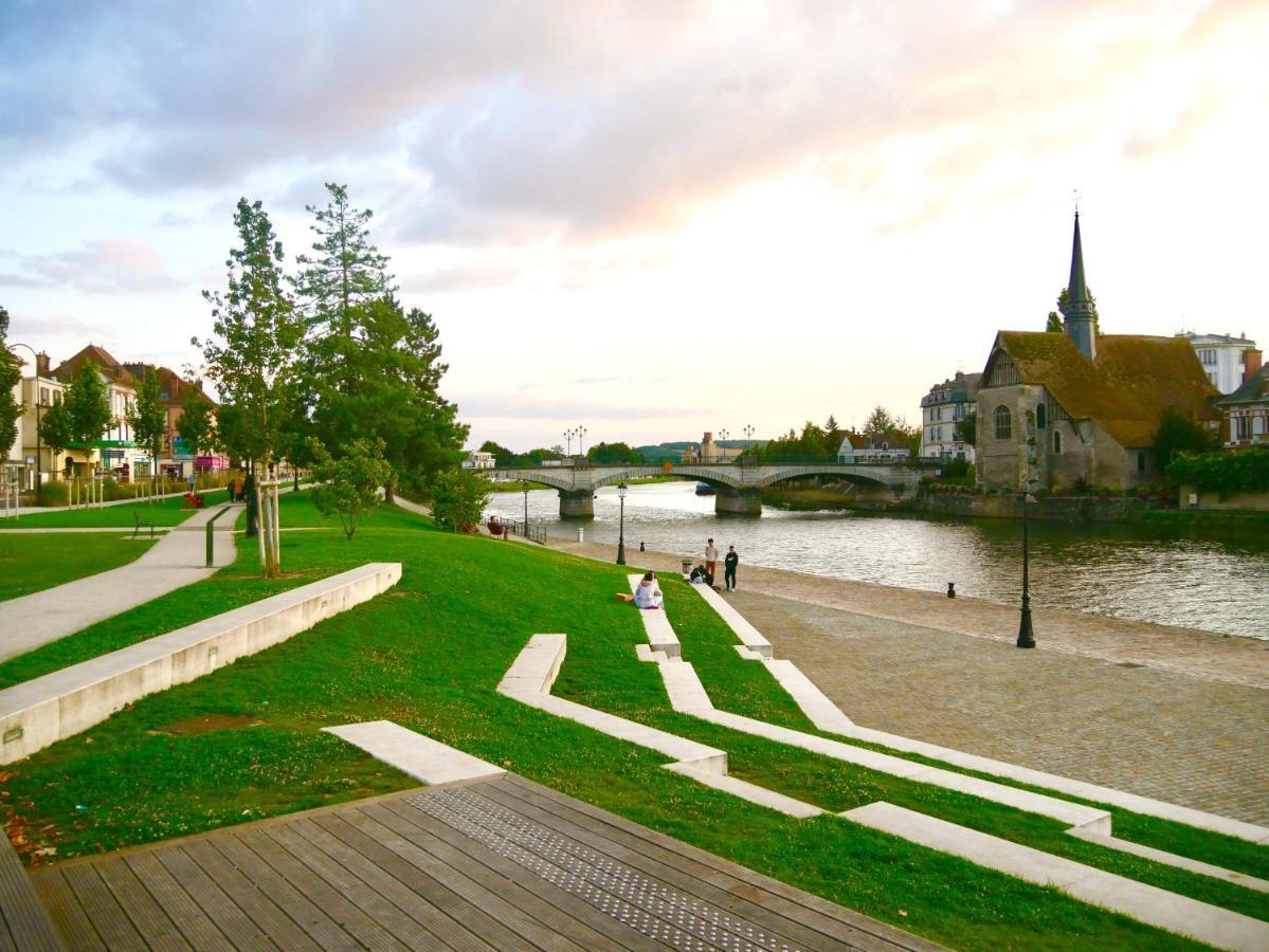 Oasis Au Coeur De Ville Sens Exteriör bild